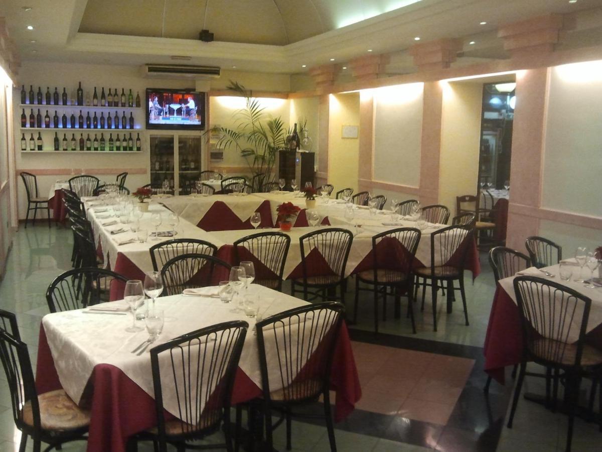 Hotel Villa Robinia Genzano di Roma Kültér fotó