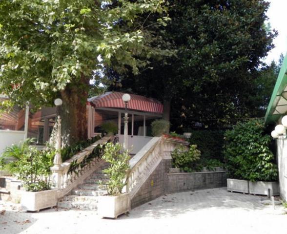 Hotel Villa Robinia Genzano di Roma Kültér fotó