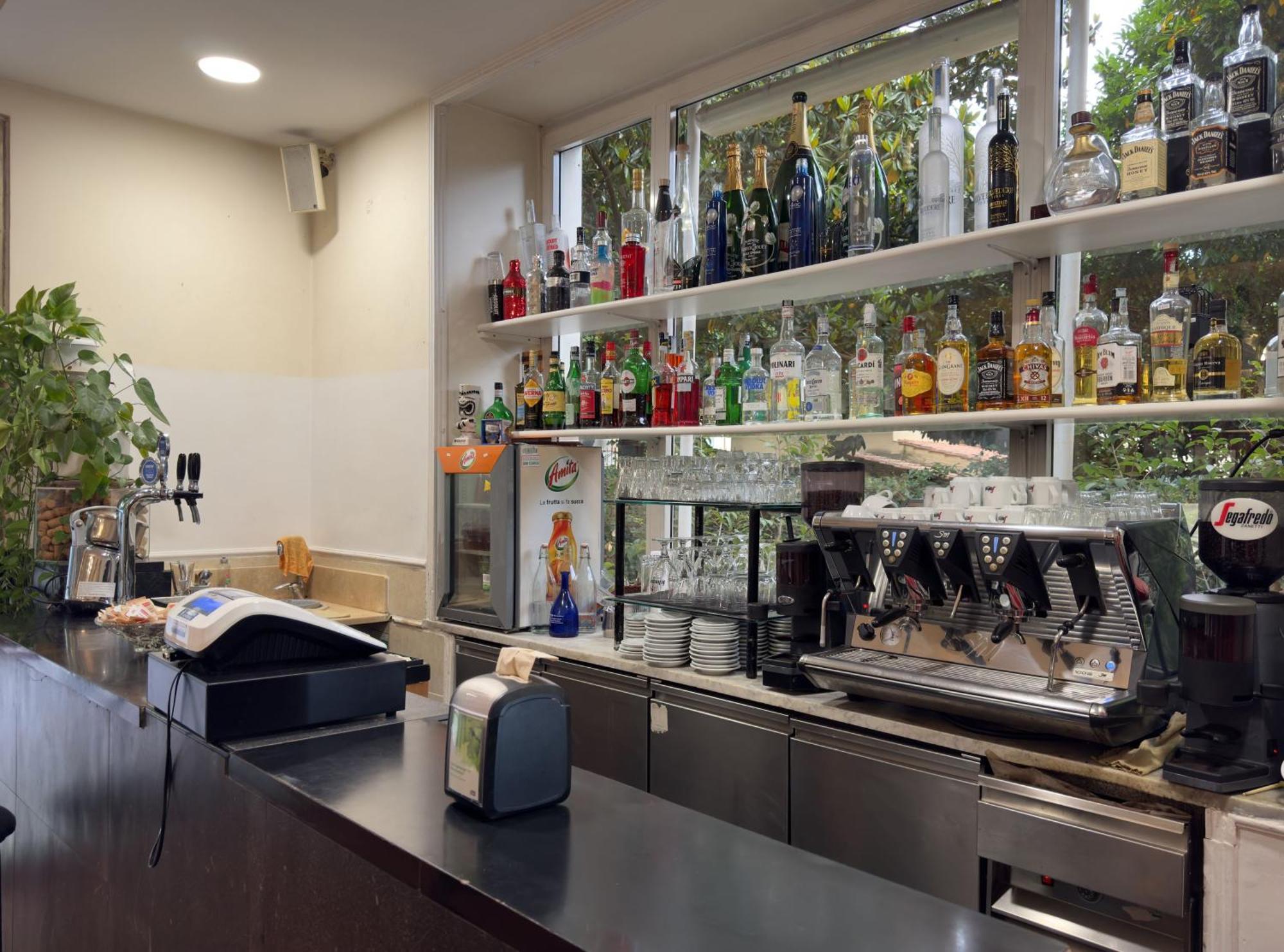 Hotel Villa Robinia Genzano di Roma Kültér fotó