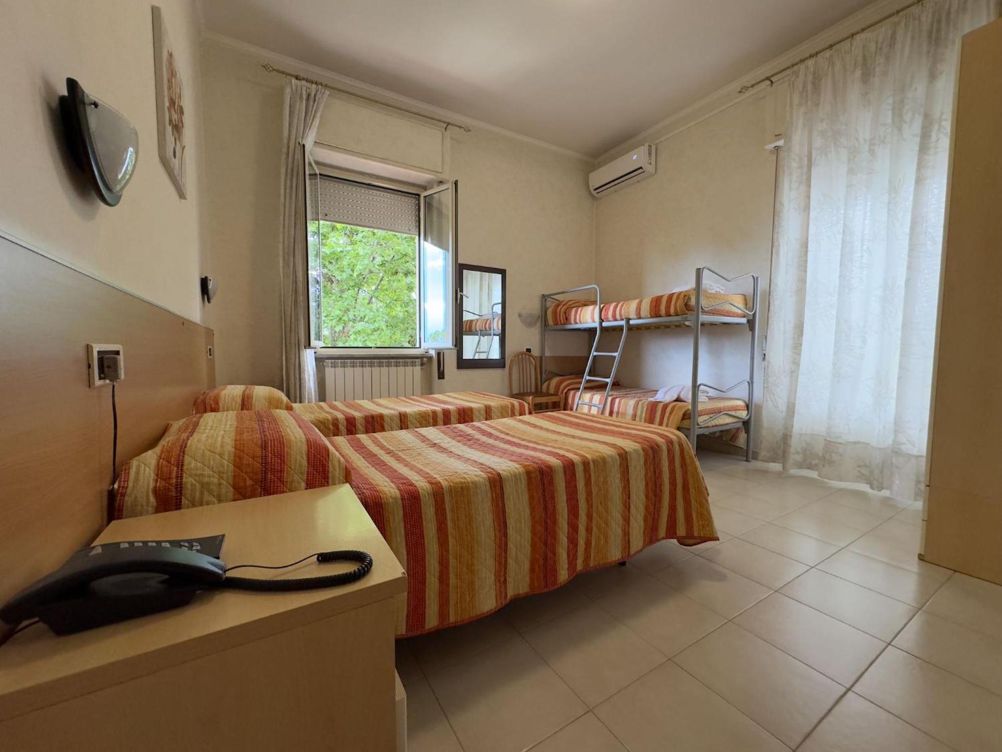 Hotel Villa Robinia Genzano di Roma Kültér fotó