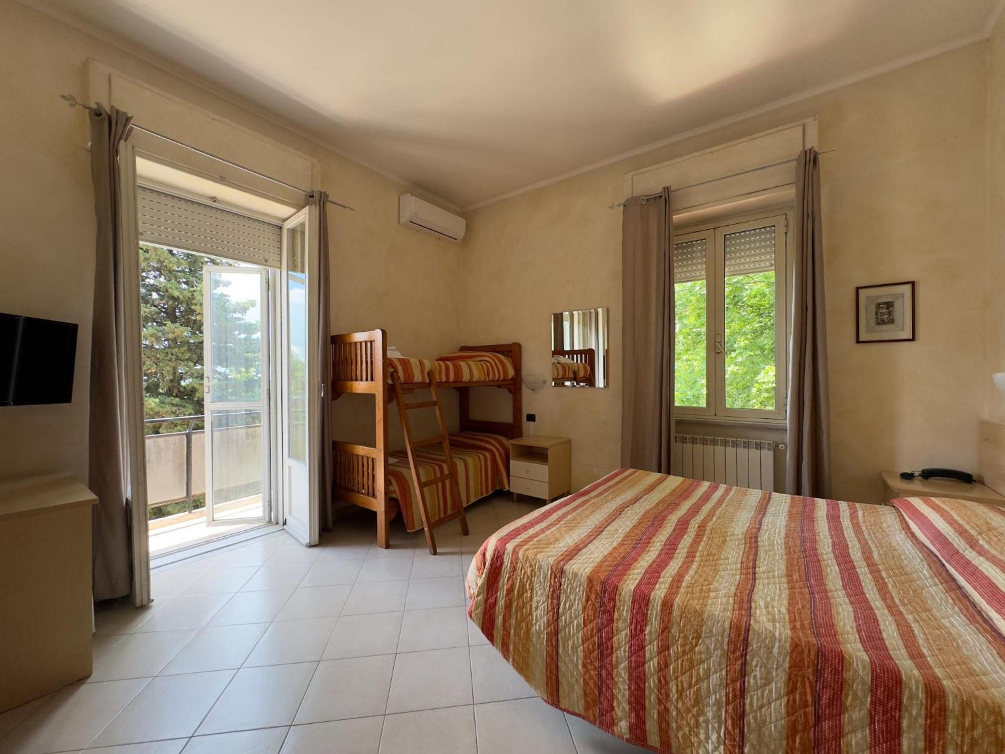 Hotel Villa Robinia Genzano di Roma Kültér fotó