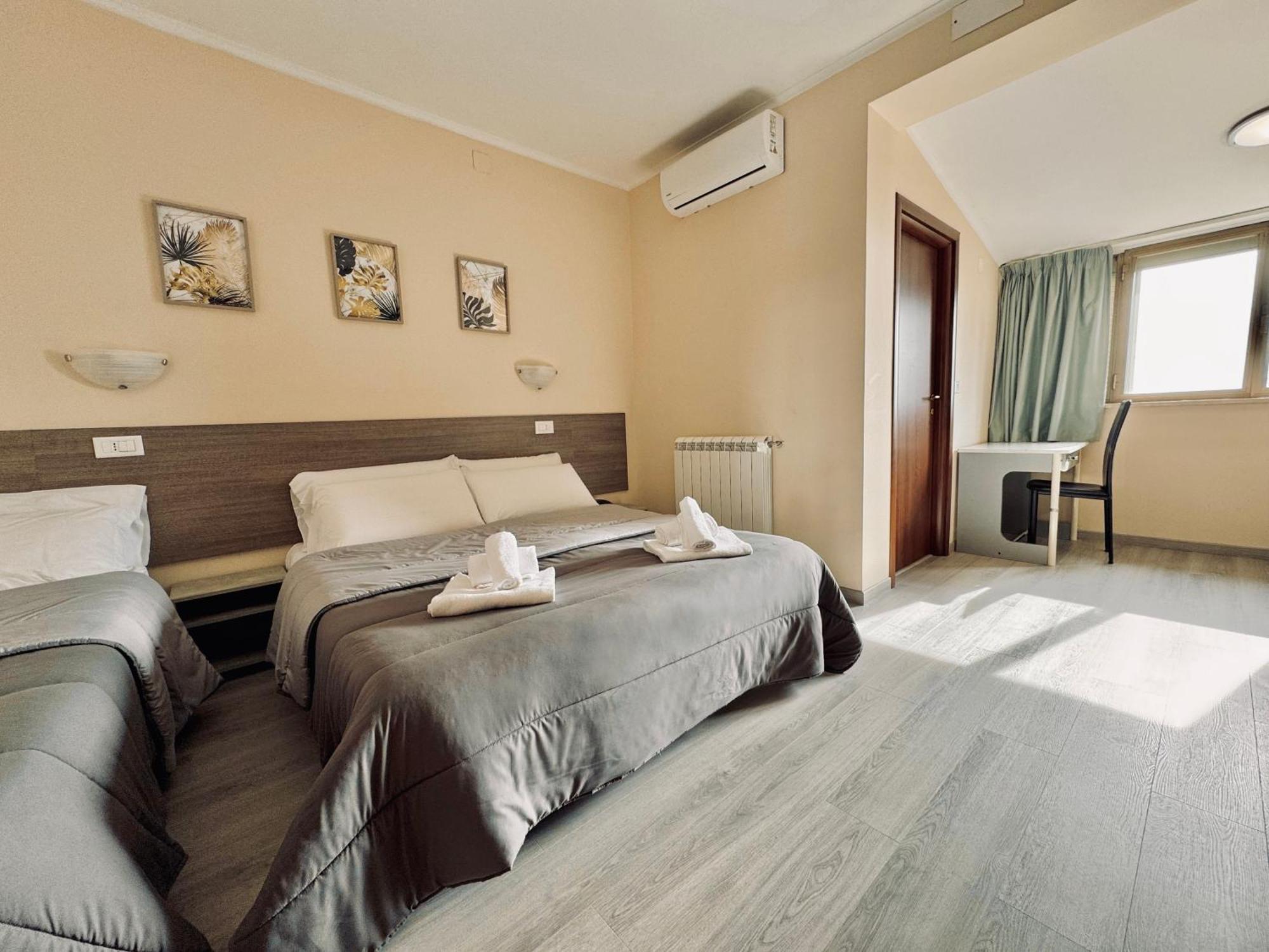Hotel Villa Robinia Genzano di Roma Kültér fotó