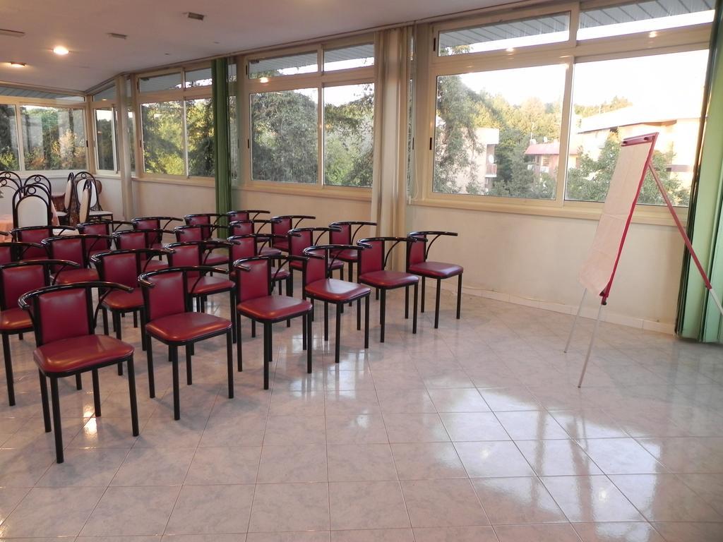 Hotel Villa Robinia Genzano di Roma Kültér fotó