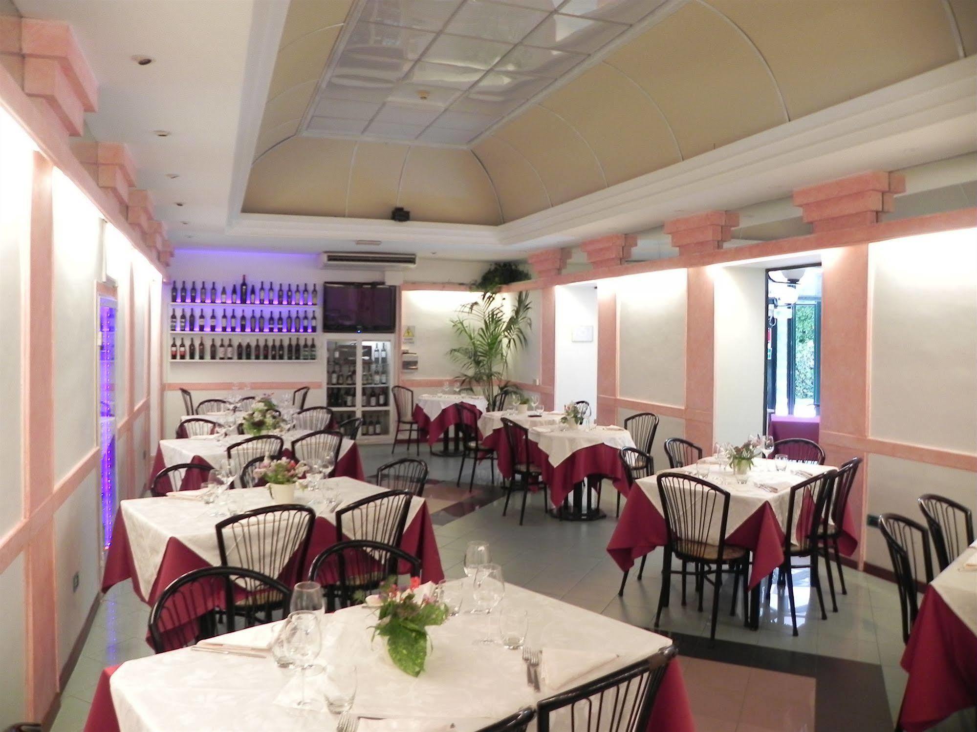 Hotel Villa Robinia Genzano di Roma Kültér fotó