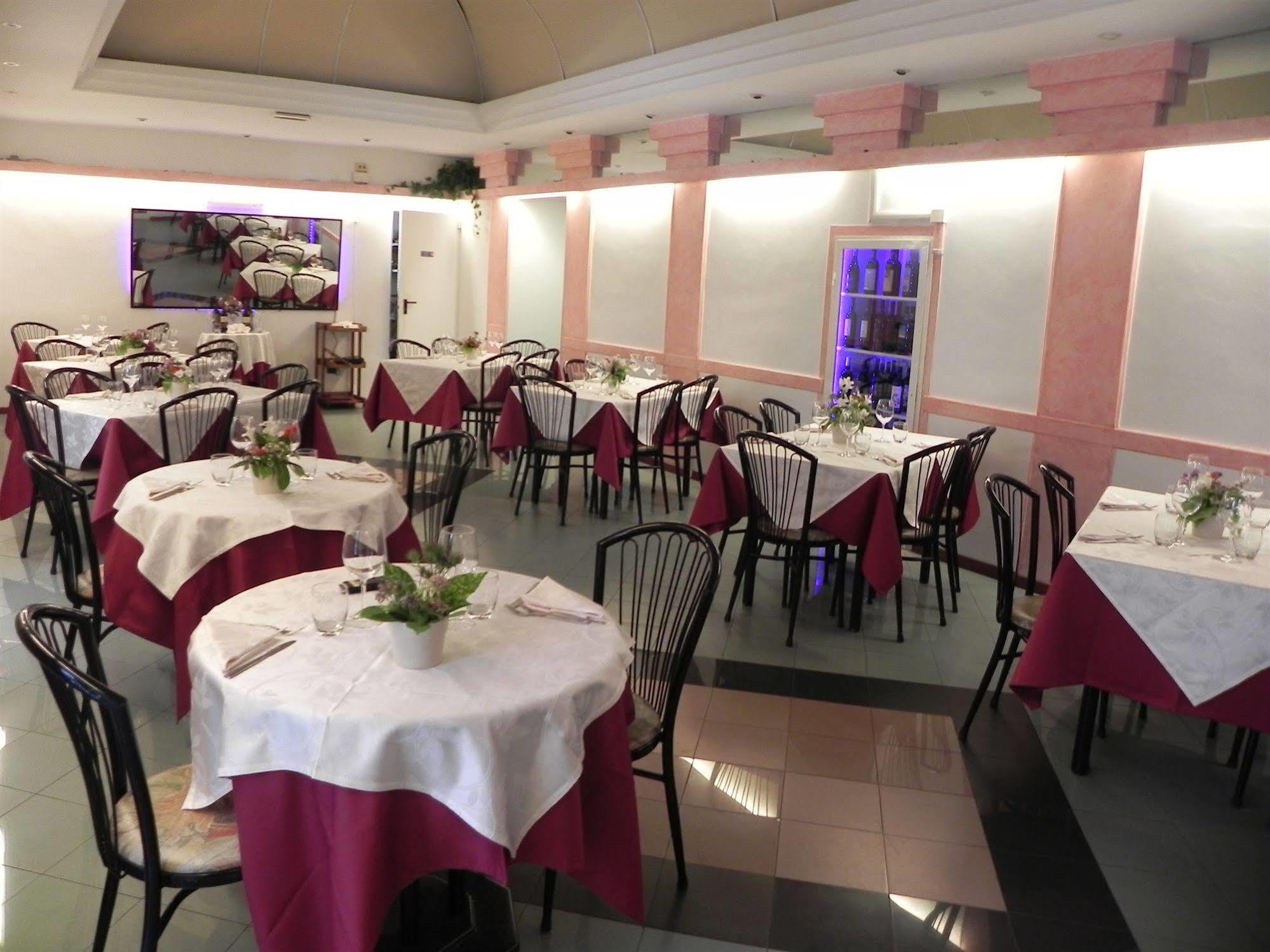 Hotel Villa Robinia Genzano di Roma Kültér fotó