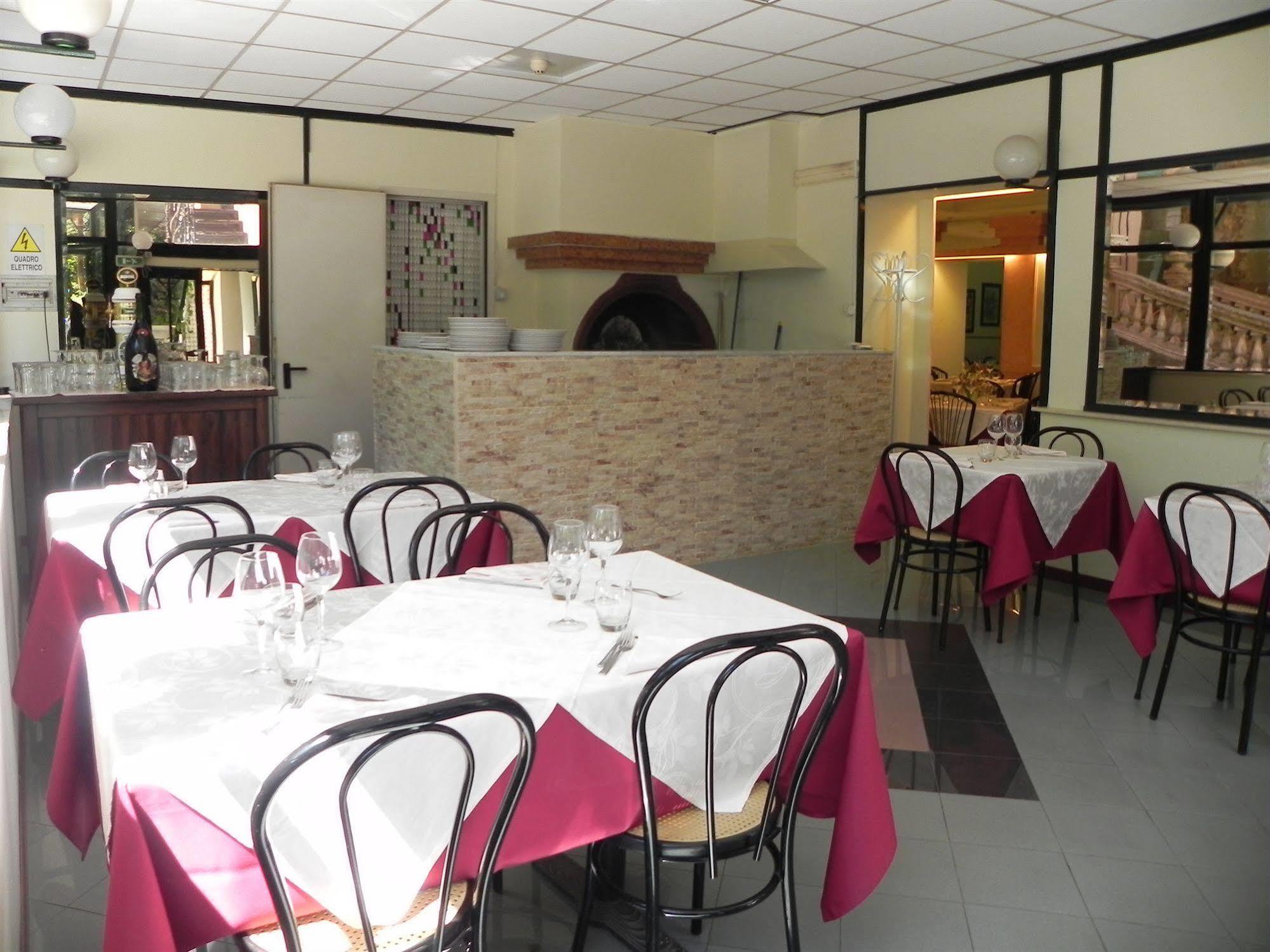 Hotel Villa Robinia Genzano di Roma Kültér fotó