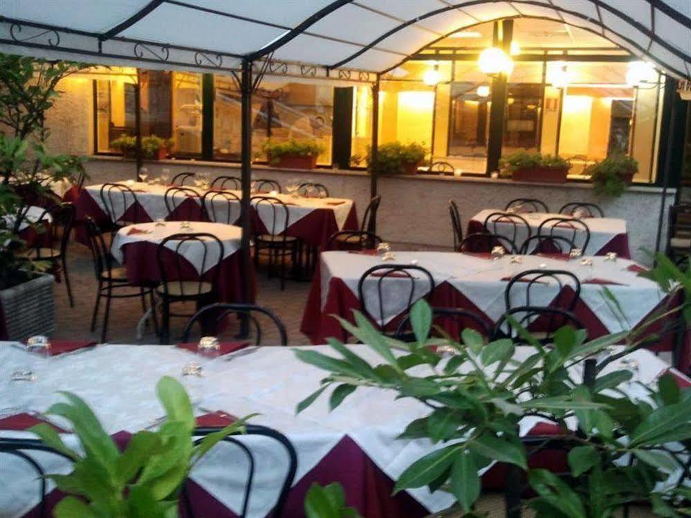 Hotel Villa Robinia Genzano di Roma Kültér fotó